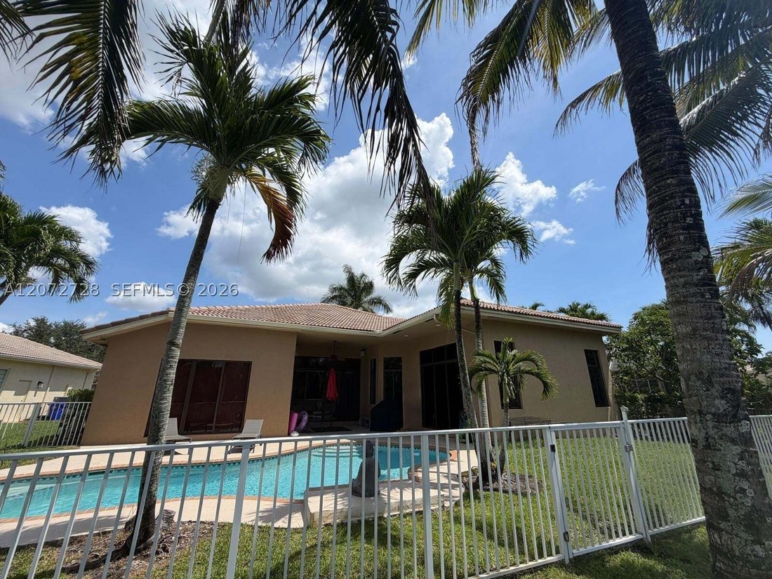 House in Weston, Florida, United States 5 - 18676809