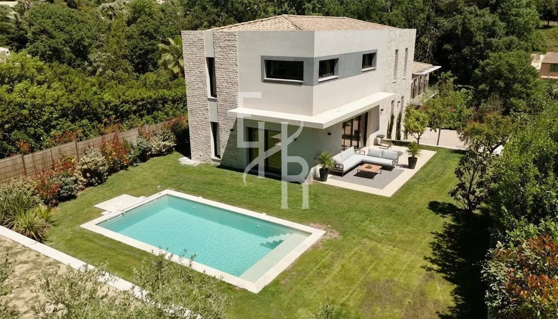 Villa in Mougins, Provence-Alpes-Côte d'Azur, France 1 - 17646347