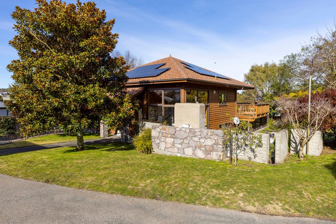 Taupo, Waikato, New Zealand 2 - 18678483