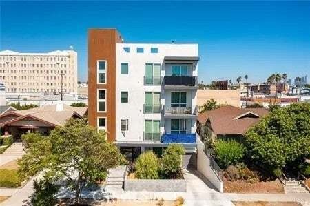Los Angeles, California, United States 3 - 18676983