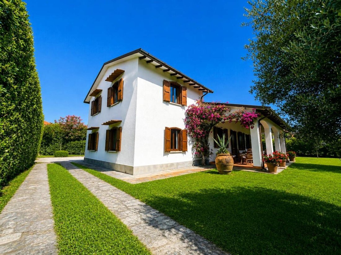 Villa in Pietrasanta, Tuscany, Italy 5 - 18675859