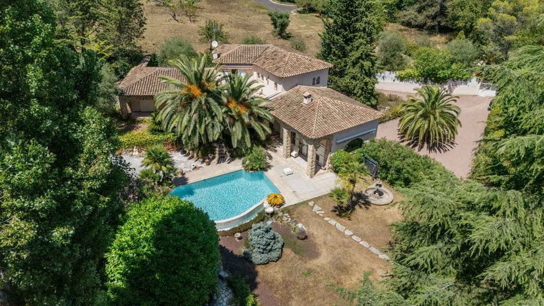 Villa in Mougins, Provence-Alpes-Côte d'Azur, France 1 - 18674764