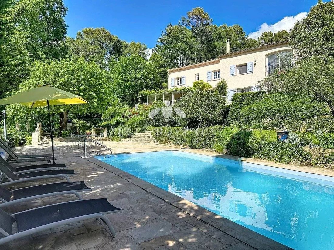 Villa in Flayosc, Provence-Alpes-Côte d'Azur, France 2 - 17929813