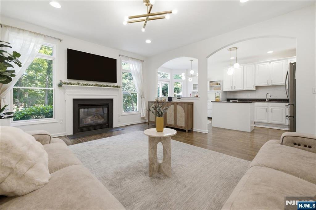 Townhouse in Cedar Grove, New Jersey, United States 4 - 18676036