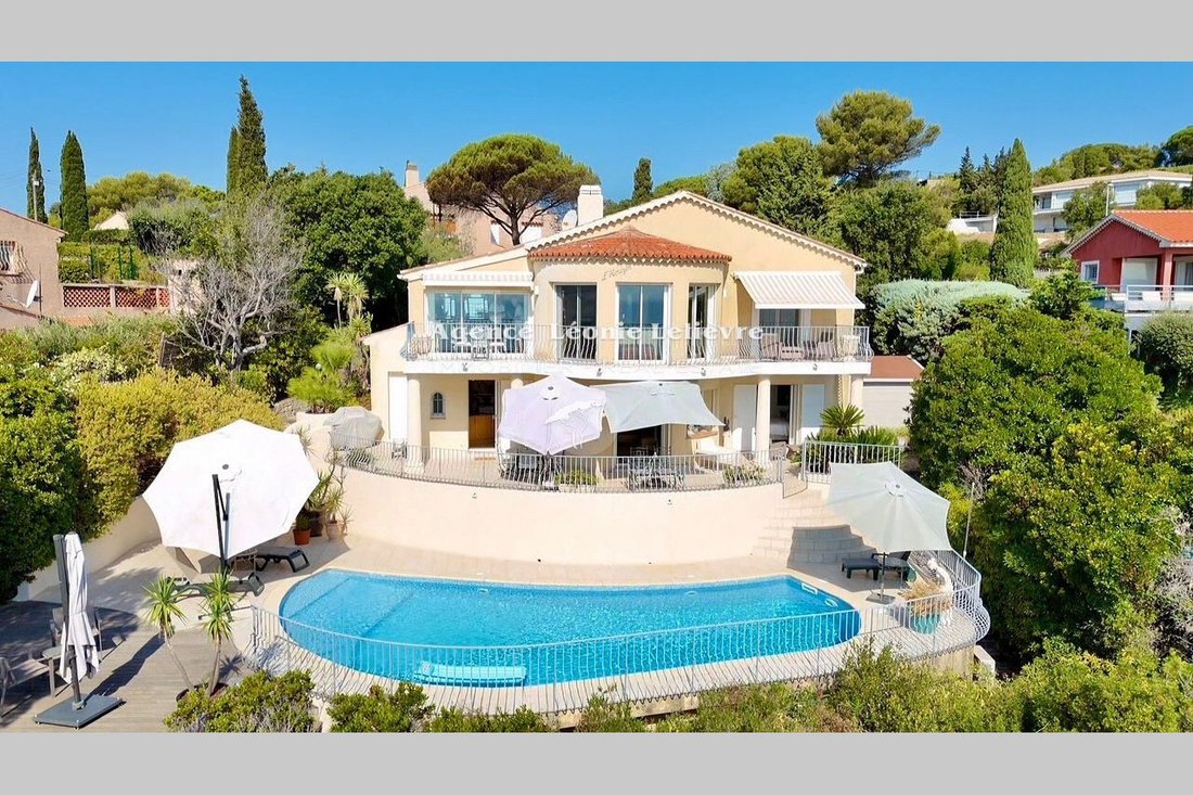 Villa in Les Issambres, Roquebrune-sur-Argens, France 1 - 18666476