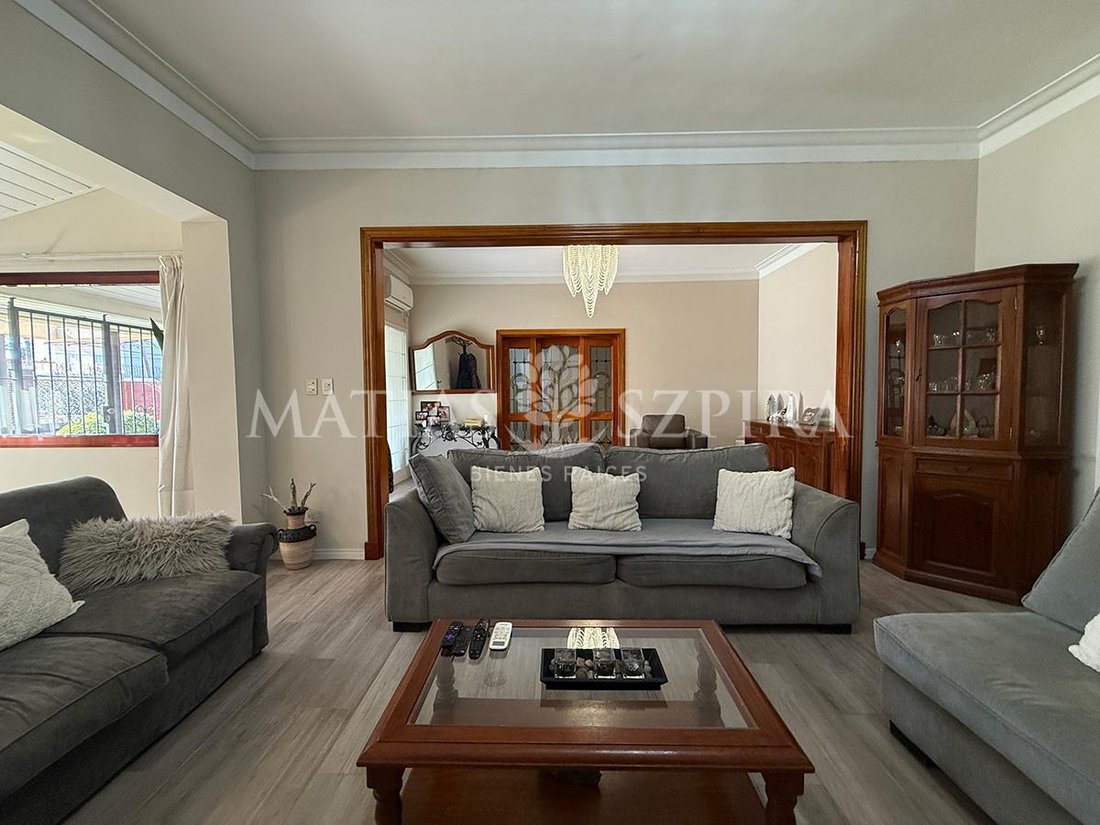 House in Castelar, Buenos Aires Province, Argentina 4 - 18675079