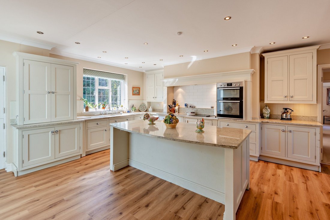 House in Sunningdale, England 5 - 18676260