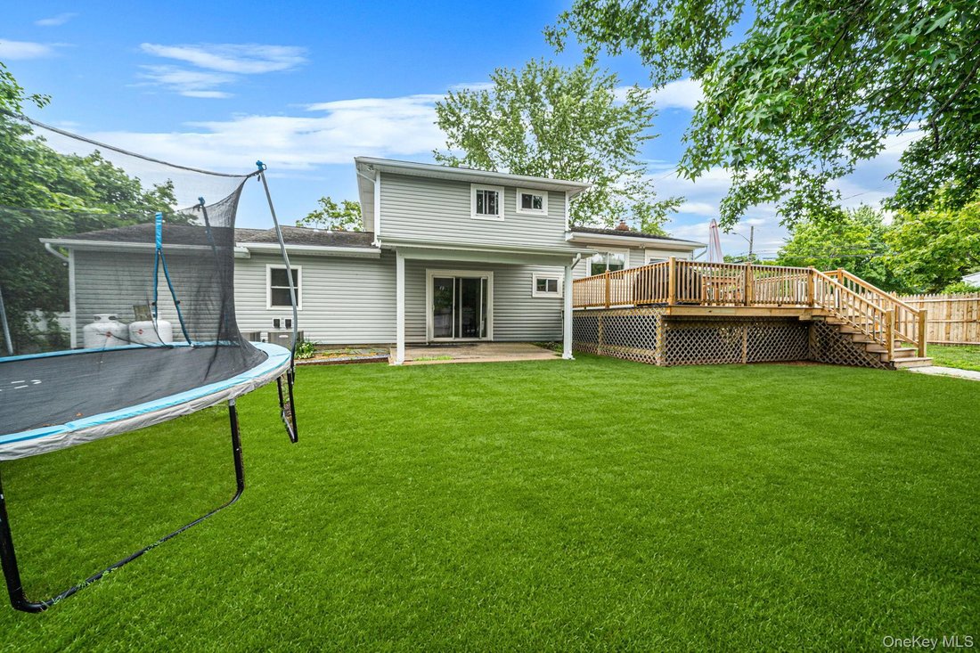 House in East Patchogue, New York, United States 5 - 18677423