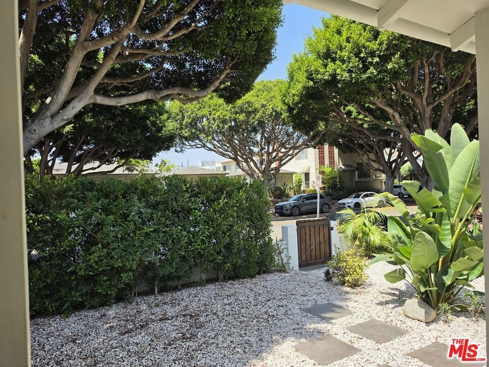 Santa Monica, California, United States 5 - 18676007