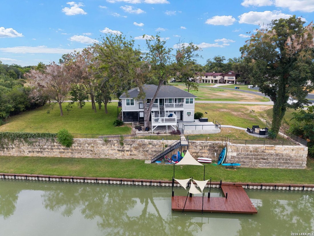 House in Seguin, Texas, United States 2 - 18676141