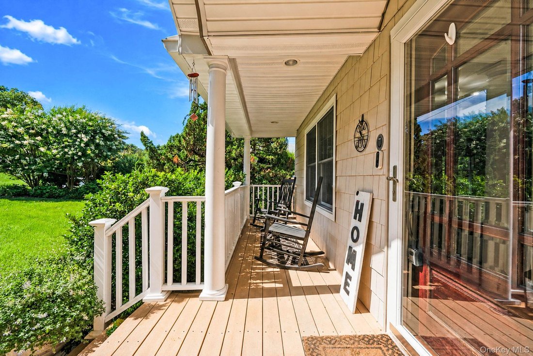 House in East Patchogue, New York, United States 4 - 18677515