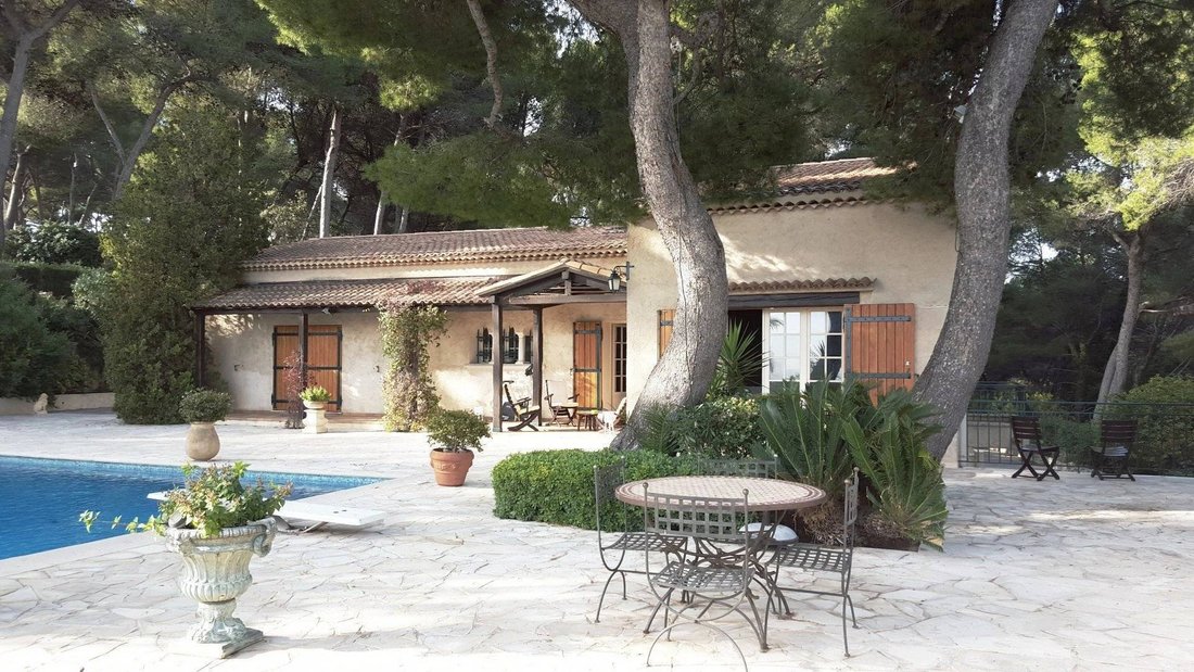 Villa in Brusquet-Retenaou-Devens, Vallauris, France 2 - 16031266