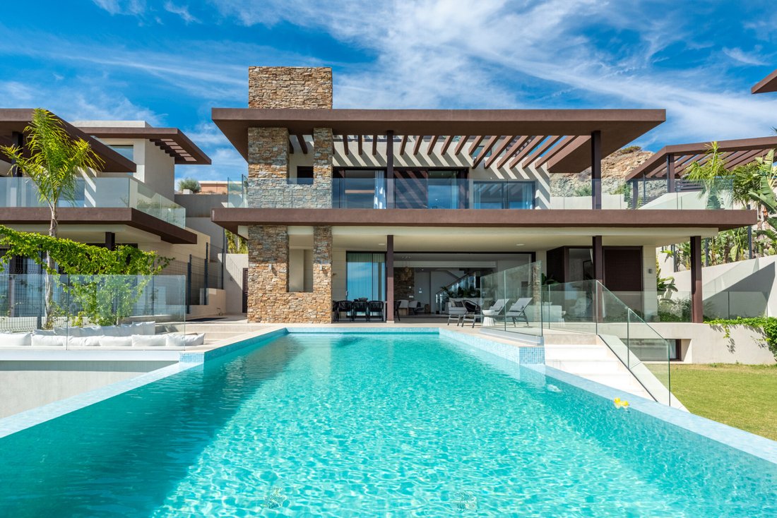 Villa in Benahavis, Andalusia, Spain 1 - 18674669