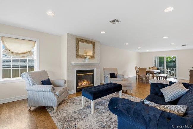 House in Syosset, New York, United States 4 - 18676577
