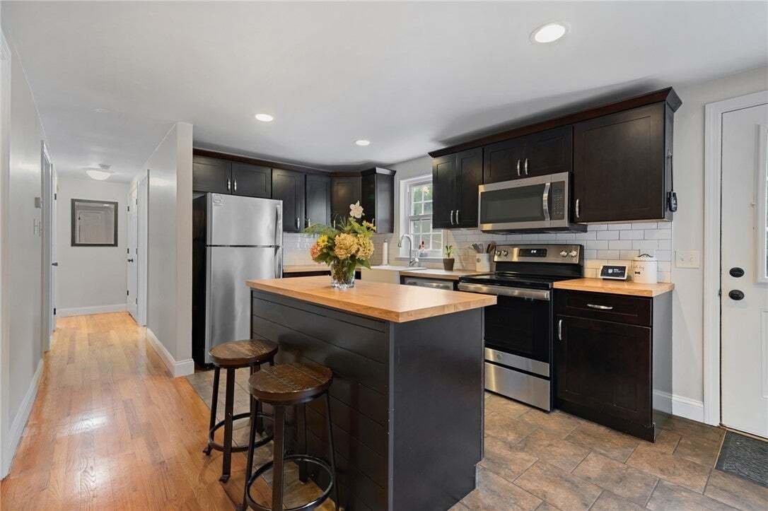 House in Lincoln, Rhode Island, United States 5 - 18676745