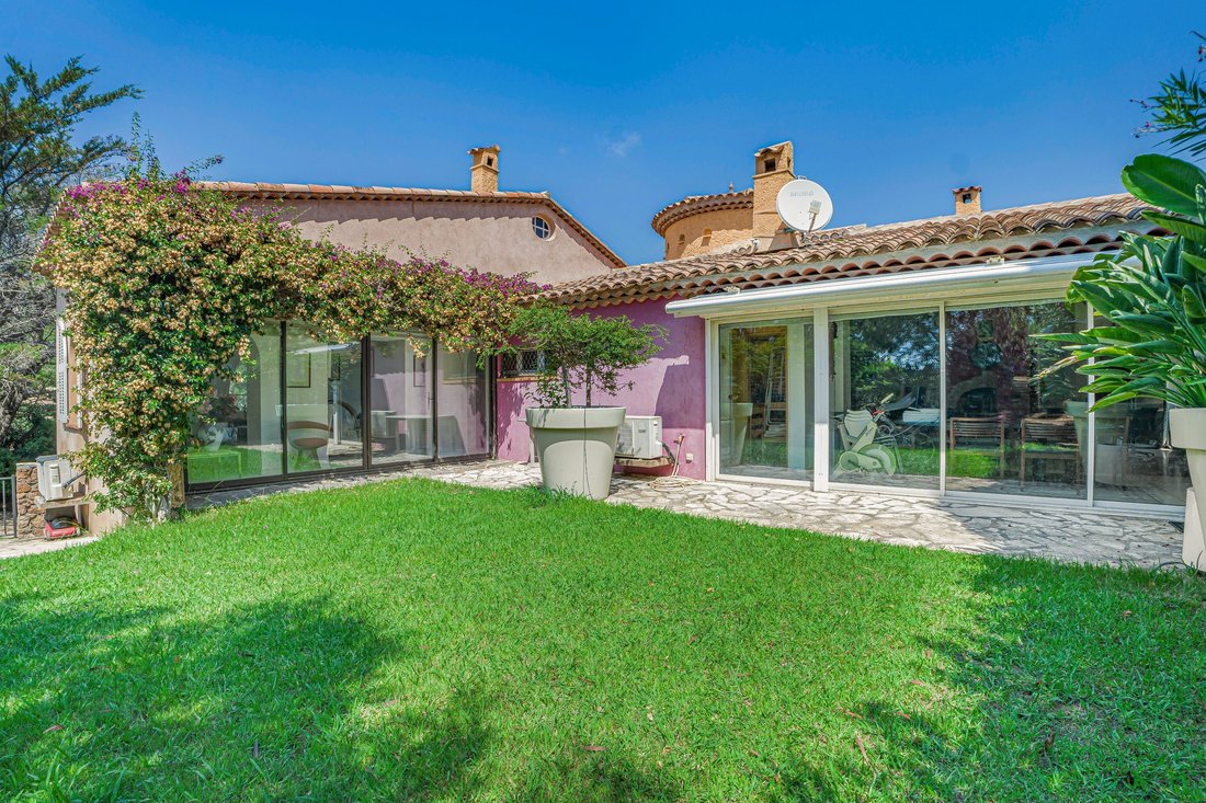 House in Théoule-sur-Mer, Provence-Alpes-Côte d'Azur, France 3 - 18675654