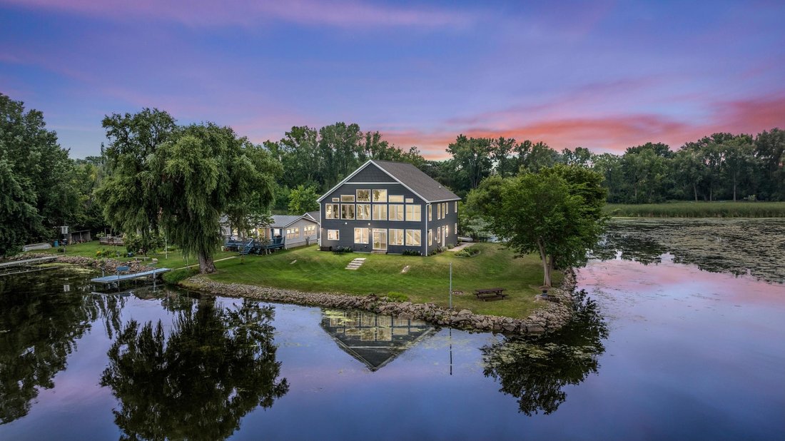 Winneconne, Wisconsin, United States 1 - 18678306