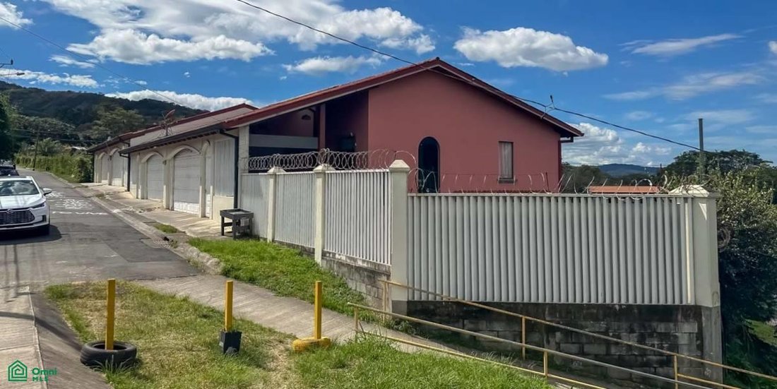 House in Cinco Esquinas, San José Province, Costa Rica 1 - 17088654