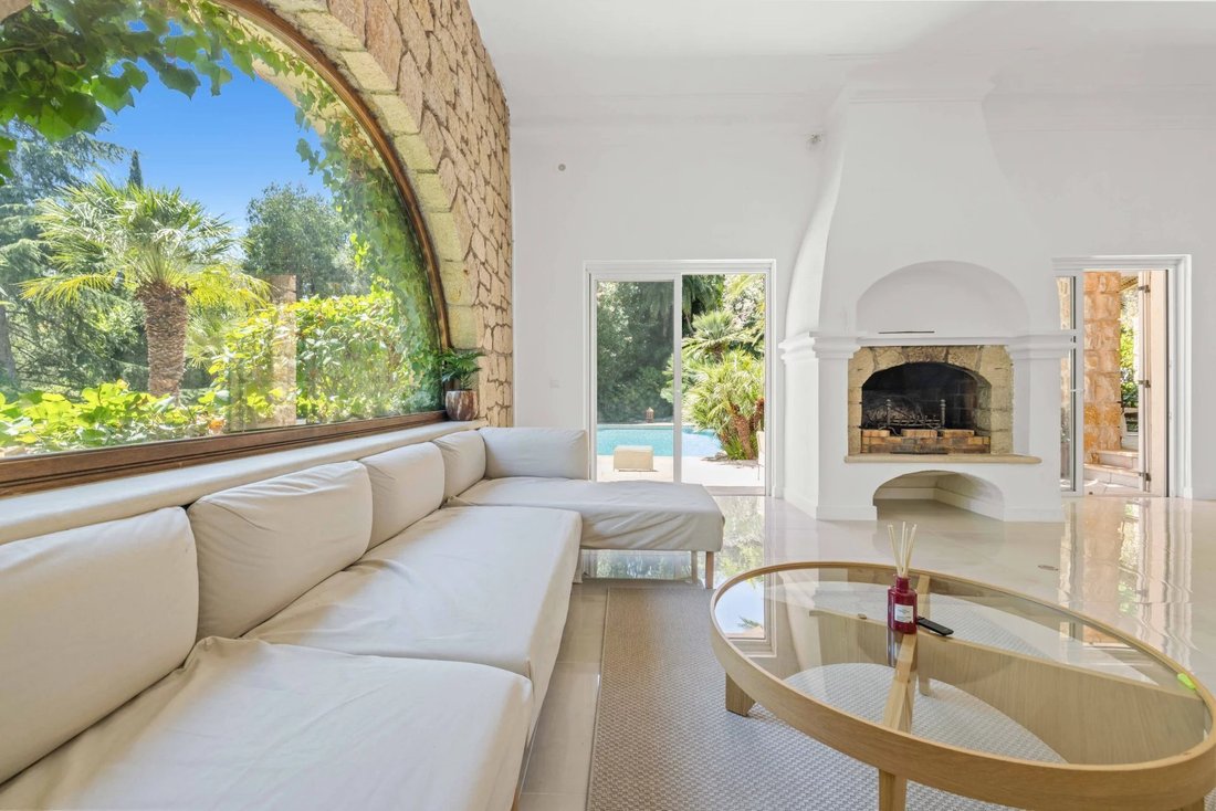 Villa in Mougins, Provence-Alpes-Côte d'Azur, France 3 - 18674764