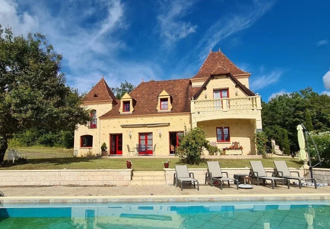 House in Sarlat-la-Canéda, Nouvelle-Aquitaine, France 1 - 15297324