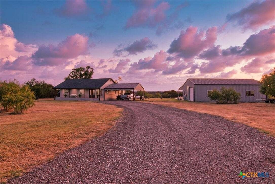 House in The Grove, Texas, United States 4 - 18600346