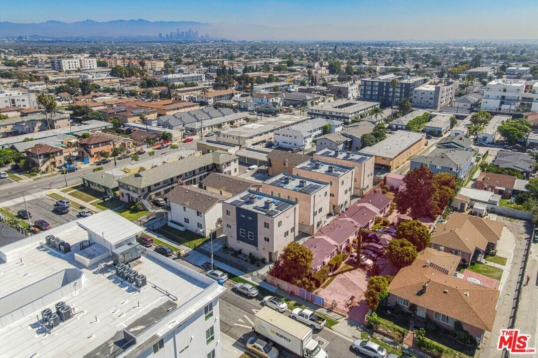 Land in Los Angeles, California, United States 4 - 18676087