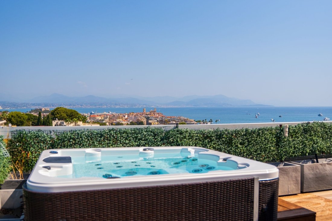 Apartment in Les Cougoulins-Rastines, Antibes, France 1 - 18678491