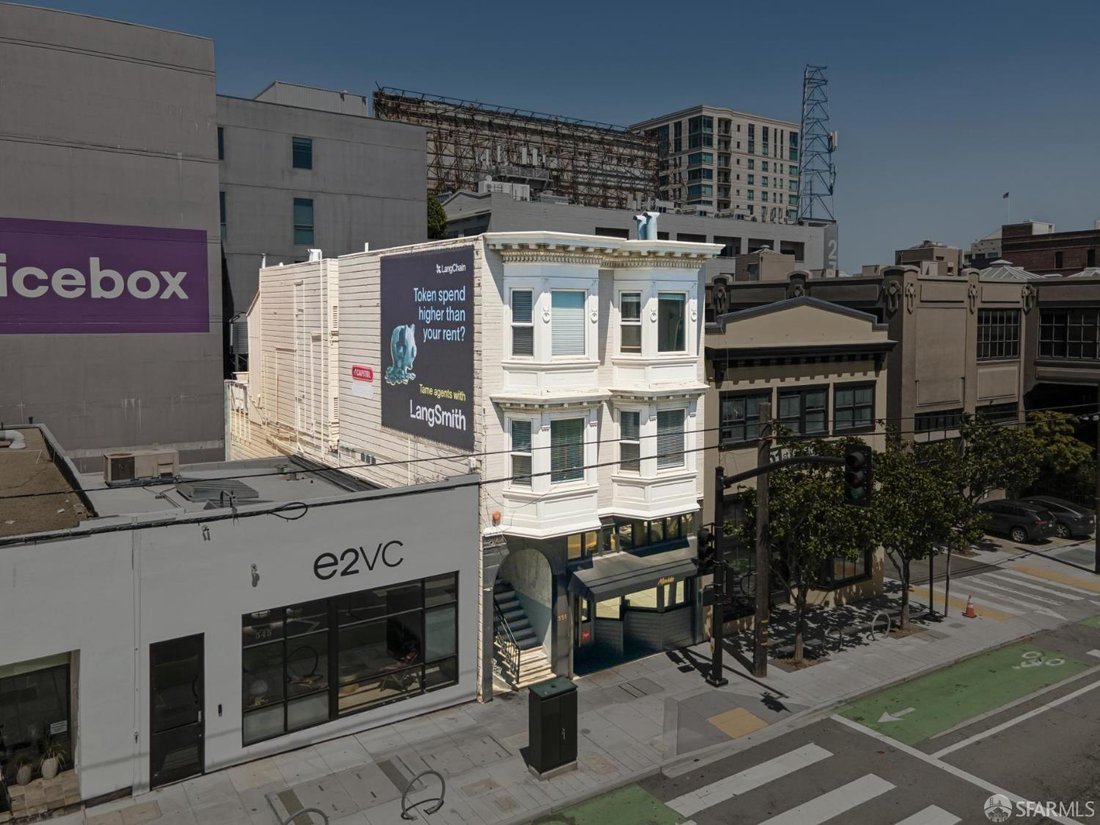 San Francisco, California, United States 2 - 18676413