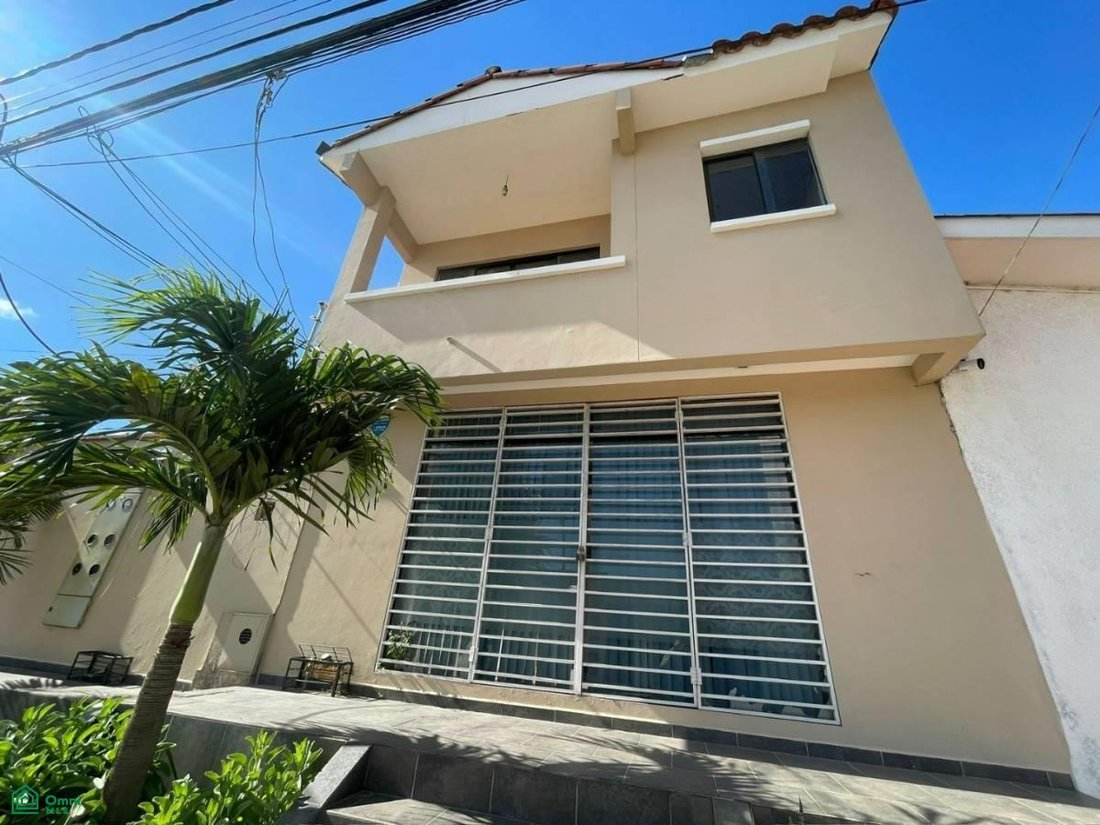 Casa in Santa Cruz de la Sierra, Dipartimento di Santa Cruz, Bolivia 2 - 17860531