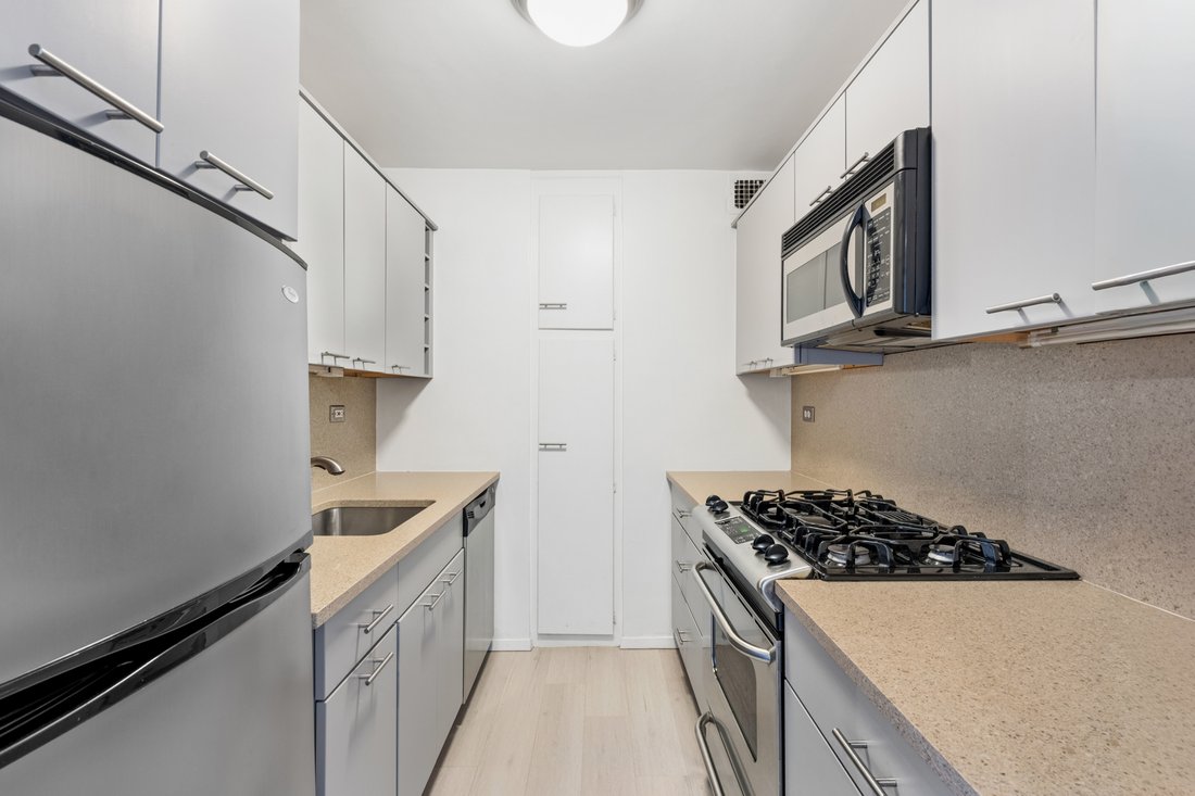 Co Op in New York, New York, United States 3 - 18677603