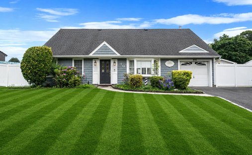 House in Port Jefferson Station, New York, United States 1