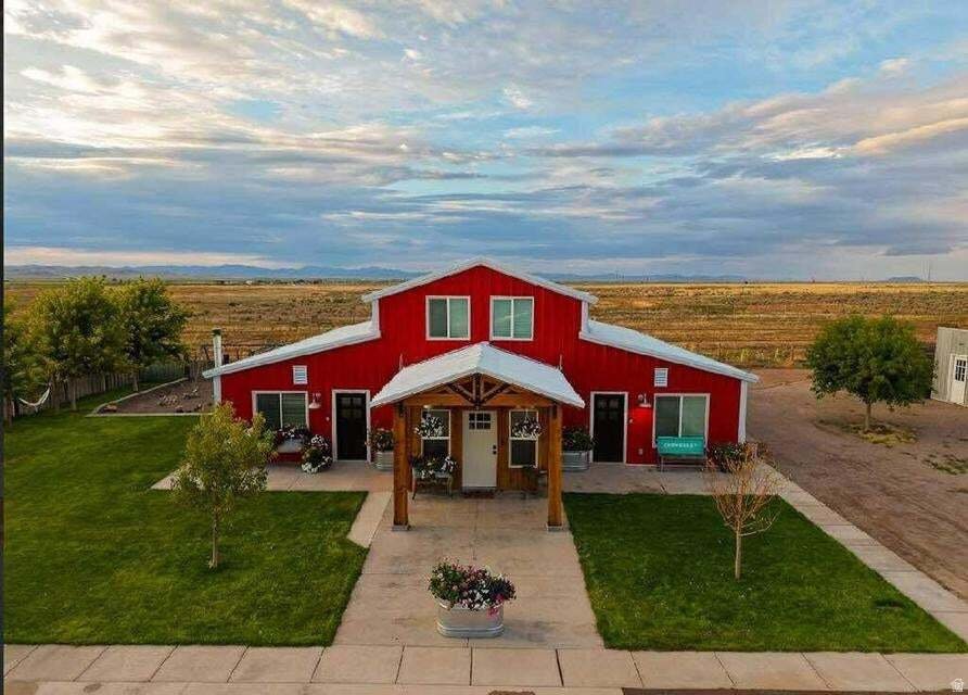 House in Enterprise, Utah, United States 1 - 18676605