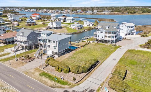 Land in North Topsail Beach, North Carolina, United States 1