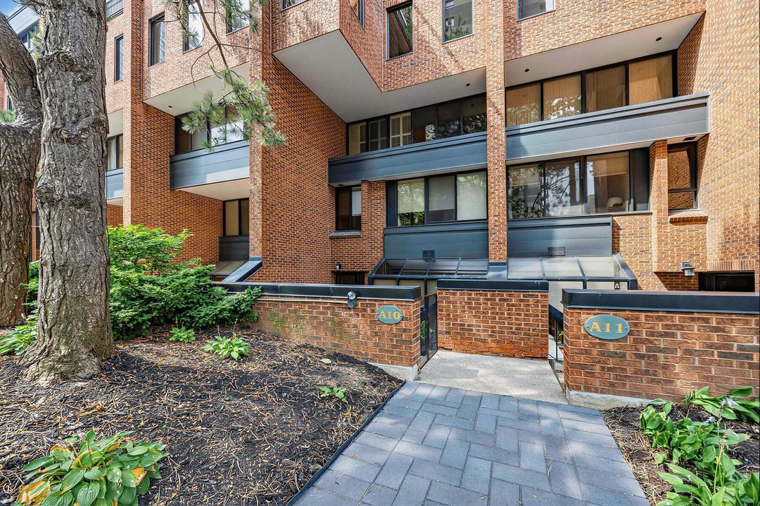Condo in Toronto, Ontario, Canada 2 - 18678493