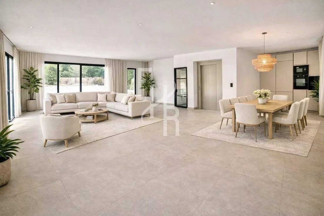 Villa in Mougins, Provence-Alpes-Côte d'Azur, France 2 - 17646347