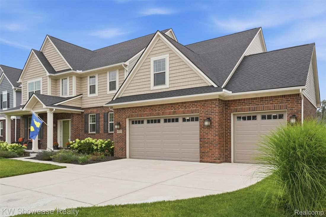 House in Walled Lake, Michigan, United States 4 - 18676055