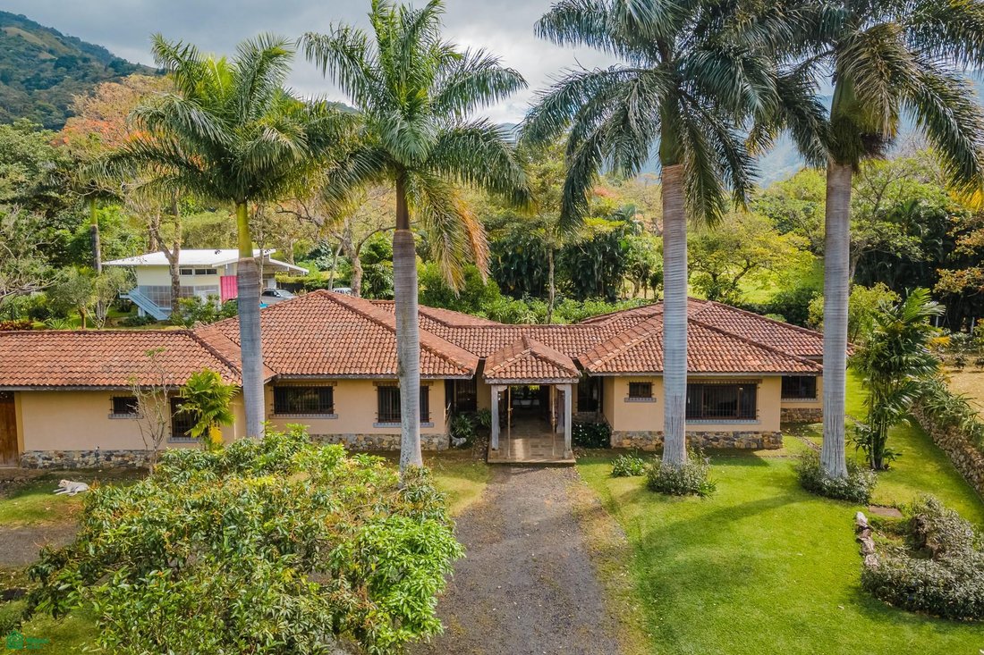 House in Santa Ana, San José Province, Costa Rica 1 - 18592269