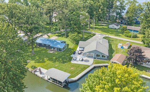 House in Huntsville, Ohio, United States 1