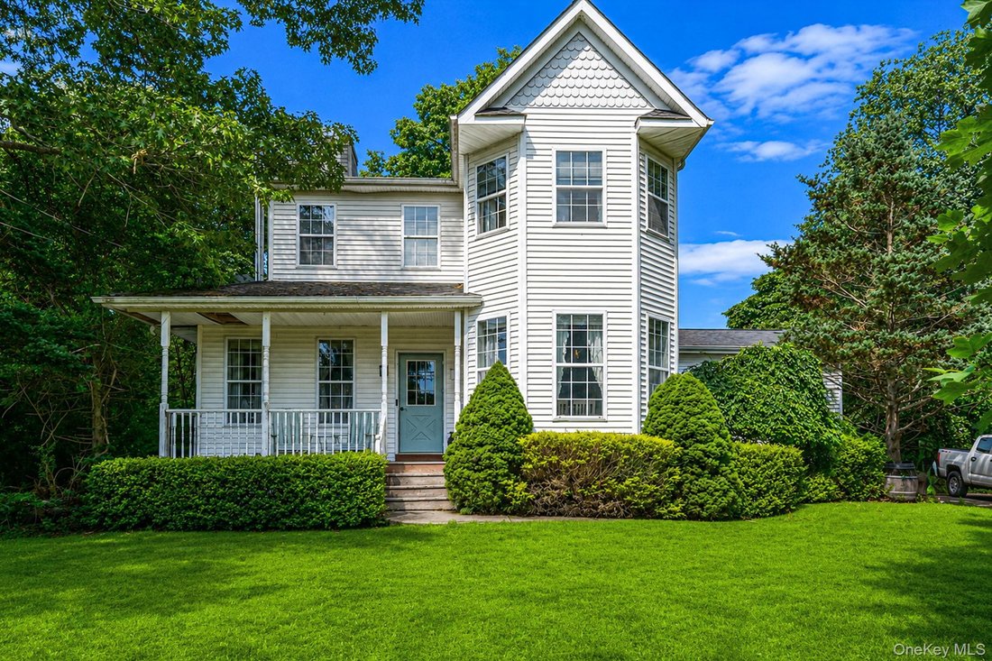 House in Center Moriches, New York, United States 1 - 18677399