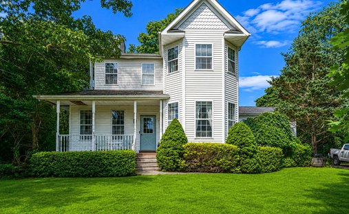 House in Center Moriches, New York, United States 1