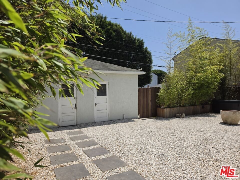 Santa Monica, California, United States 3 - 18676007