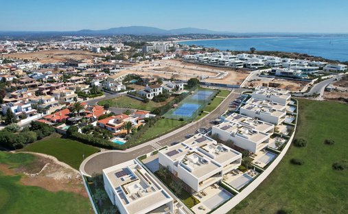 Villa in Sao Goncalo de Lagos, Algarve, Portugal 1
