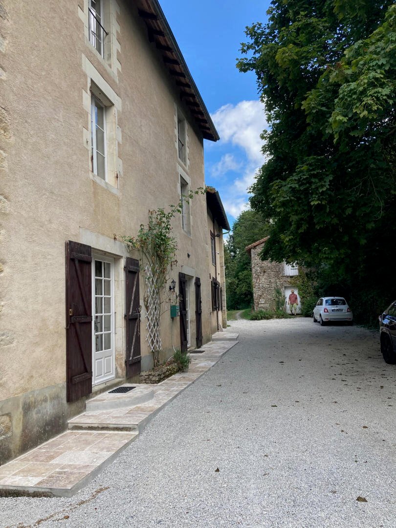 Maison à Nanteuil-en-Vallée, Nouvelle-Aquitaine, France 5 - 18551817