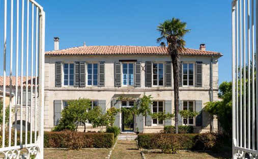 House in Cabariot, Nouvelle-Aquitaine, France 1