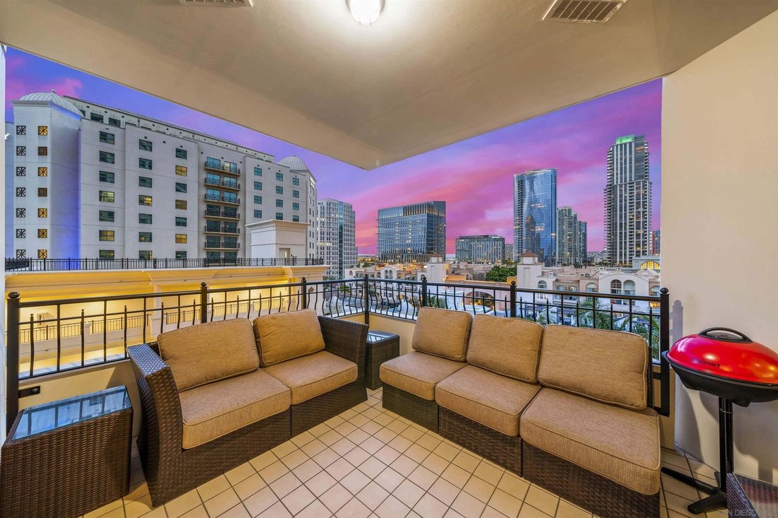 Condo in San Diego, California, United States 5 - 18677021