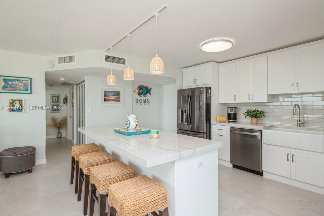 Condo in Miami Beach, Florida, United States 4 - 18677578