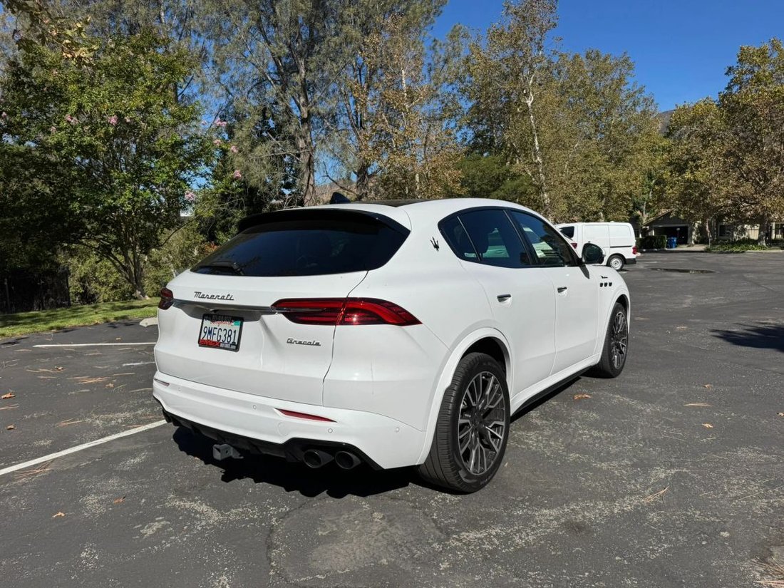 Suv in Los Angeles, CA, United States 5 - 18678041