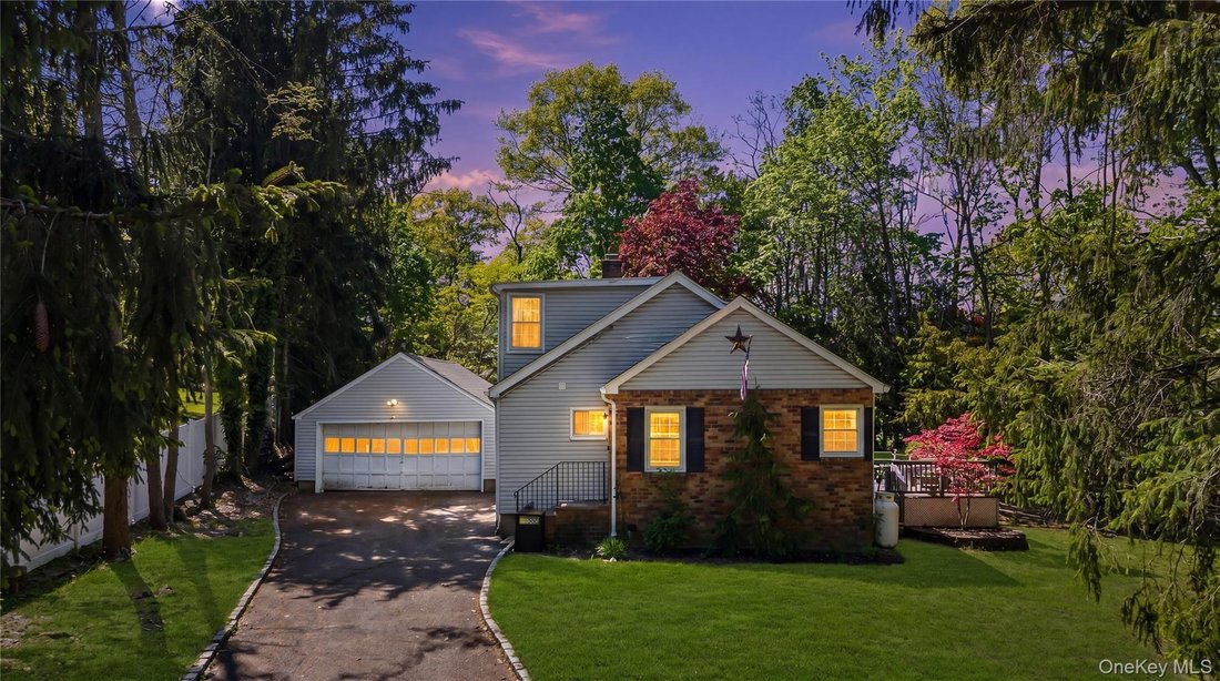 House in East Northport, New York, United States 2 - 18674567