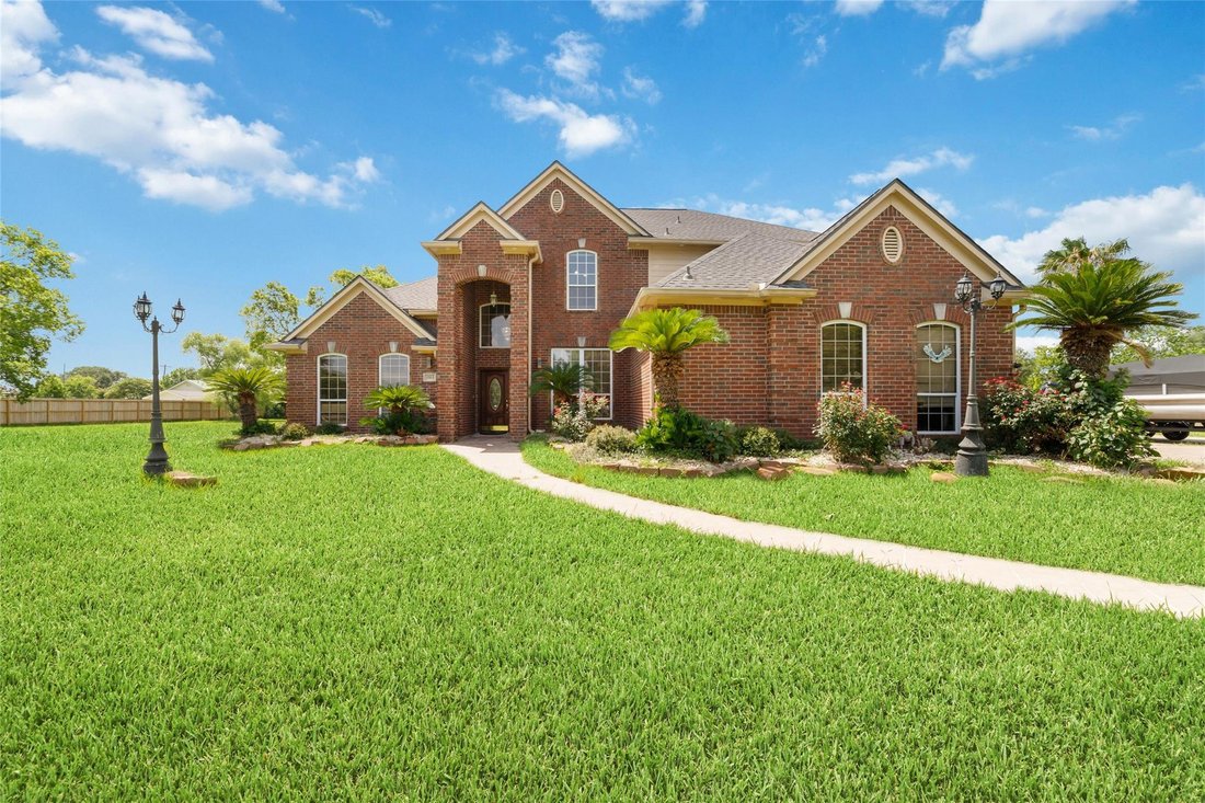 House in Alvin, Texas, United States 1 - 18677369