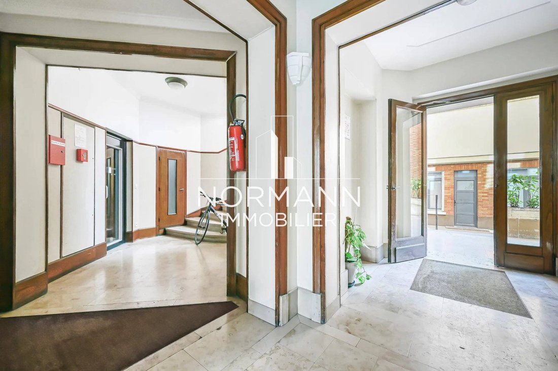 Apartment in Puteaux, Ile-de-France, France 4 - 15869662